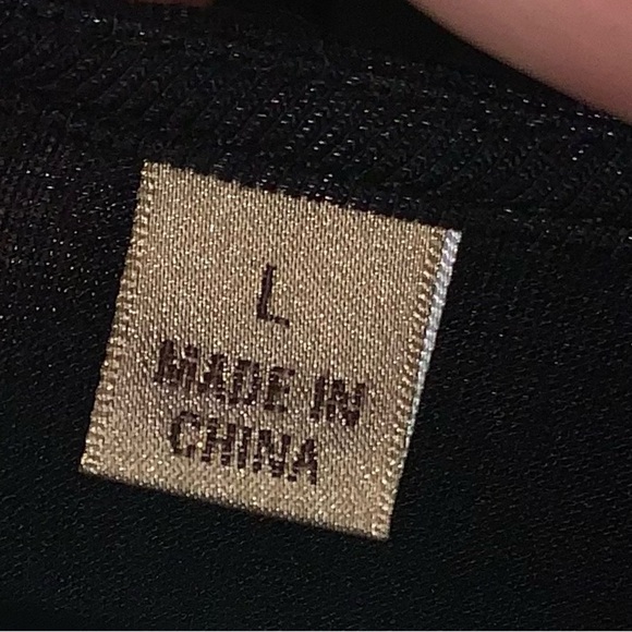 Vintage Motto black quarter sleeve Midi Dress with gold accents - Picture 3 of 7